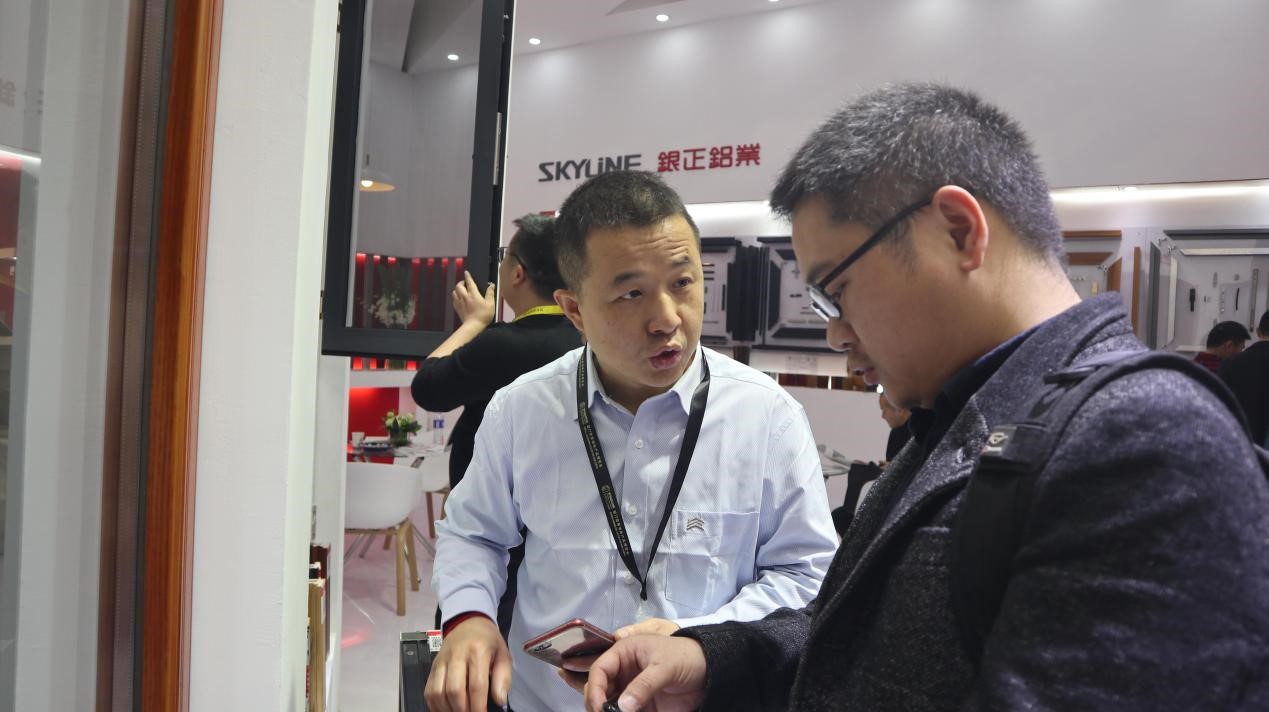 銀正專訪：市場需求需要指引，企業(yè)需要找到自信.jpg